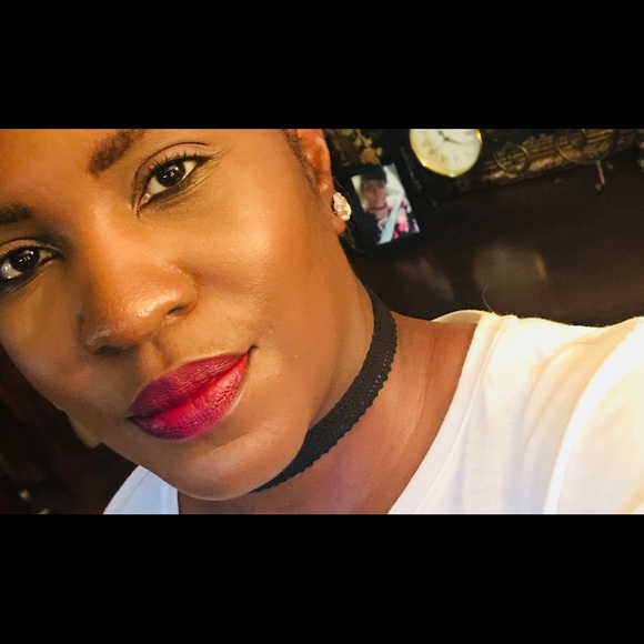 Meet your Posher, Tanya - Picture 2 of 2